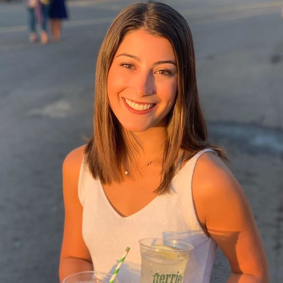 Meet your Posher, Makayla - Picture 1 of 1